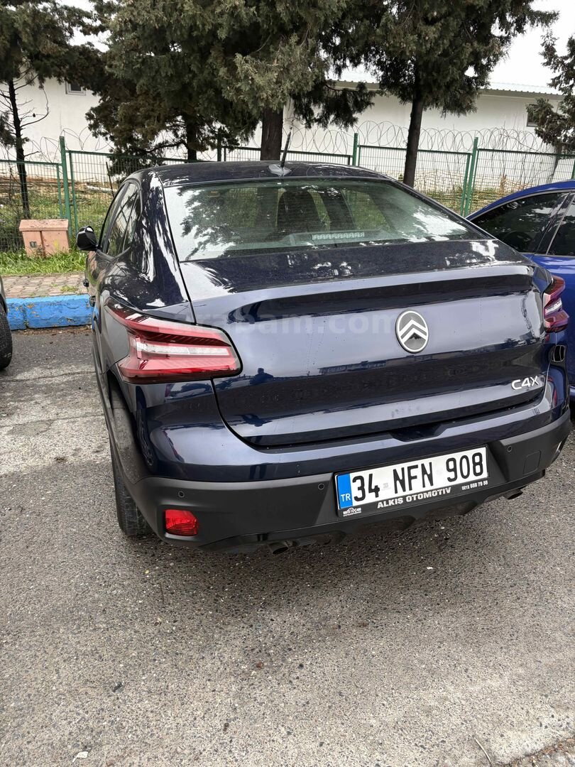 Sahibinden Citroen C4 X 1.2 PureTech Feel 2025 Model İstanbul 37.500 km Lacivert 3