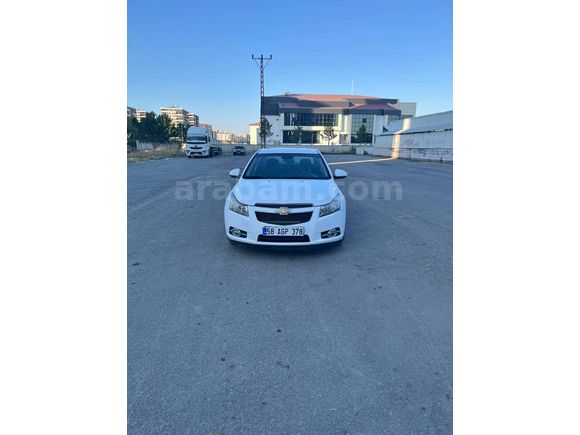 Sahibinden Chevrolet Cruze 1.6 Design Edition 2012 Model Sivas 194.760 km Beyaz