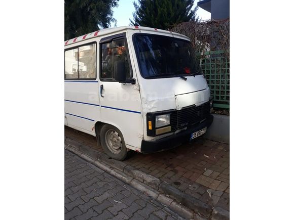 2004 PEUGEOT J9