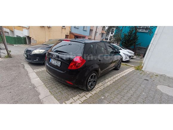 Sahibinden Kia Ceed 1.6 CRDi Motion 2009 Model  106343 km Siyah