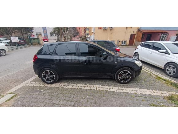 Sahibinden Kia Ceed 1.6 CRDi Motion 2009 Model  106343 km Siyah