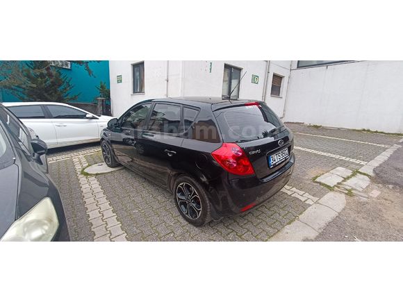Sahibinden Kia Ceed 1.6 CRDi Motion 2009 Model  106343 km Siyah