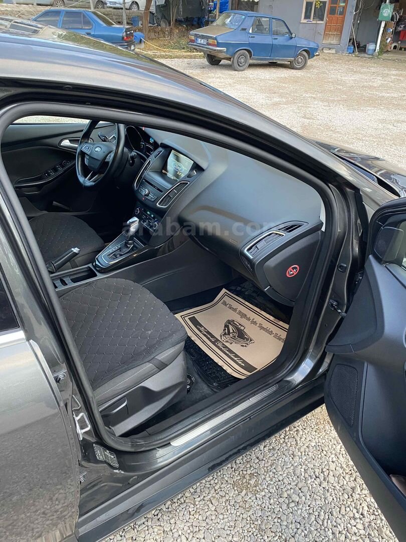 Sahibinden Ford Focus 1.6 Ti-VCT Titanium 2015 Model Amasya 212.000 km Füme 5