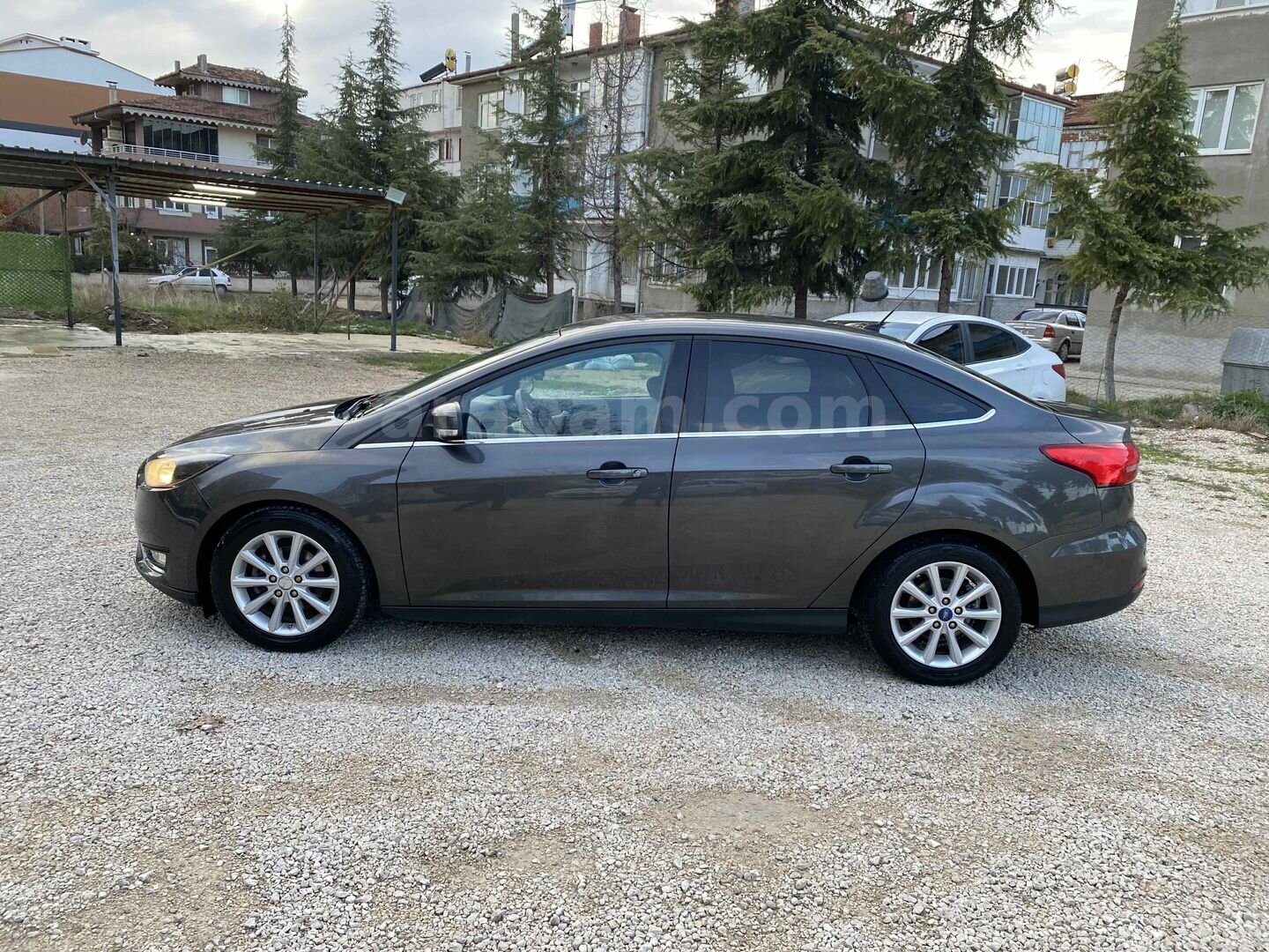 Sahibinden Ford Focus 1.6 Ti-VCT Titanium 2015 Model Amasya 212.000 km Füme 3