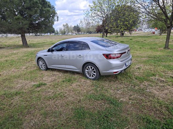 Bakımlı, Masrafsız Megane 4 115HB 1.5BlueDCI Fuull Orijinal Touch 2020 Model