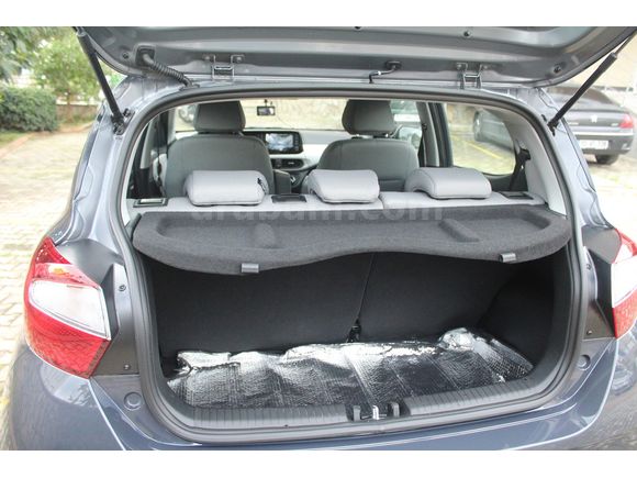 Sahibinden Hyundai i10 1.2 MPI Style 2025 Model 
