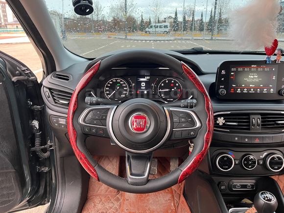 Sahibinden Fiat Egea Cross 1.4 Fire Urban 2024 Model  12.000 km Yeşil