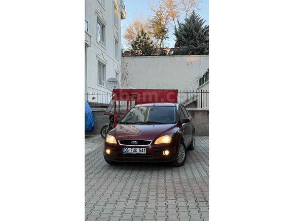 FORD FOCUS 2 / GHİA / TEMİZ / 1.6 BENZİN LPG EN TUTULANI