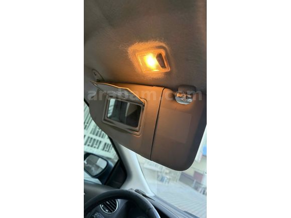 FORD FOCUS 2 / GHİA / TEMİZ / 1.6 BENZİN LPG EN TUTULANI