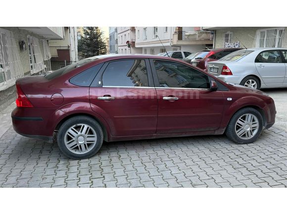 FORD FOCUS 2 / GHİA / TEMİZ / 1.6 BENZİN LPG EN TUTULANI
