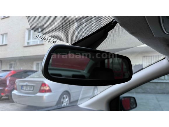 FORD FOCUS 2 / GHİA / TEMİZ / 1.6 BENZİN LPG EN TUTULANI