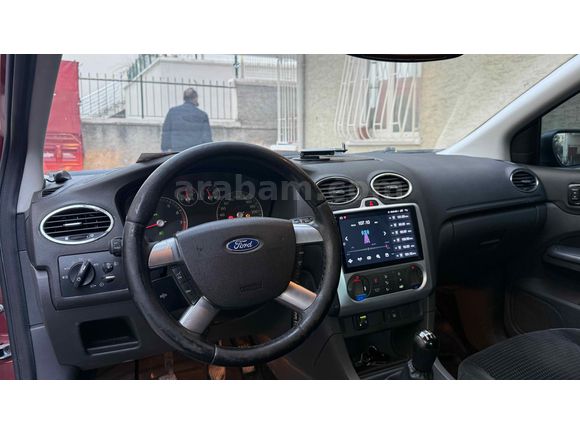 FORD FOCUS 2 / GHİA / TEMİZ / 1.6 BENZİN LPG EN TUTULANI