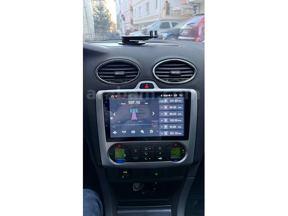 FORD FOCUS 2 / GHİA / TEMİZ / 1.6 BENZİN LPG EN TUTULANI
