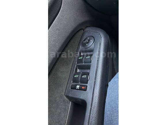 FORD FOCUS 2 / GHİA / TEMİZ / 1.6 BENZİN LPG EN TUTULANI