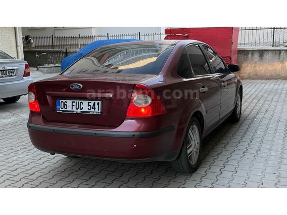 FORD FOCUS 2 / GHİA / TEMİZ / 1.6 BENZİN LPG EN TUTULANI