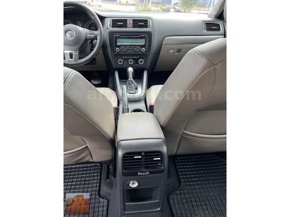 BOYASIZ DEGİŞENSIZ OTOMATİK JETTA
