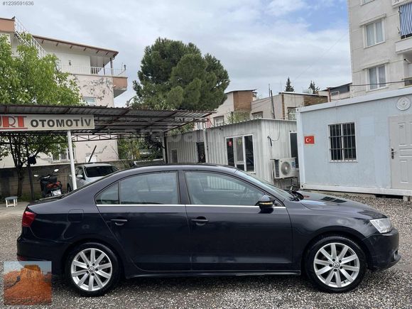 BOYASIZ DEGİŞENSIZ OTOMATİK JETTA