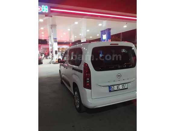 +. ORTA KONSOLLU Opel Combo 1.5 CDTI Essential 2025 Model