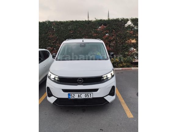 +. ORTA KONSOLLU Opel Combo 1.5 CDTI Essential 2025 Model