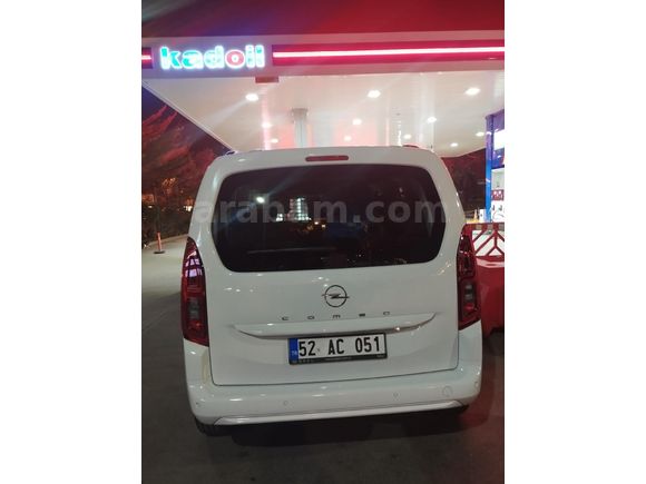 +. ORTA KONSOLLU Opel Combo 1.5 CDTI Essential 2025 Model