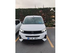 +. ORTA KONSOLLU Opel Combo 1.5 CDTI Essential 2025 Model