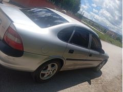 hatasız boyasız 1999 Vectra b beğenme garantili  220 binde piyasada böyle yok iyisi değil en iyisisi