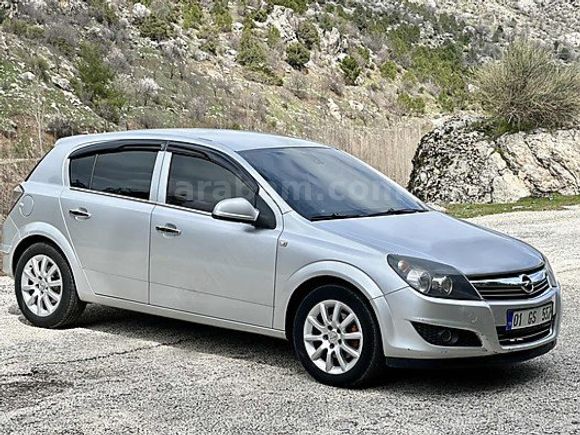 AD AUTO'DAN 2011 MODEL OPEL ASTRA ÖZEL GS PLAKALI