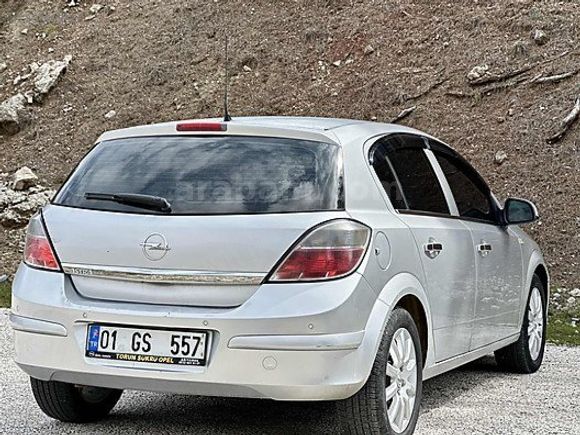 AD AUTO'DAN 2011 MODEL OPEL ASTRA ÖZEL GS PLAKALI