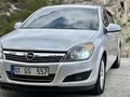 AD AUTO'DAN 2011 MODEL OPEL ASTRA ÖZEL GS PLAKALI