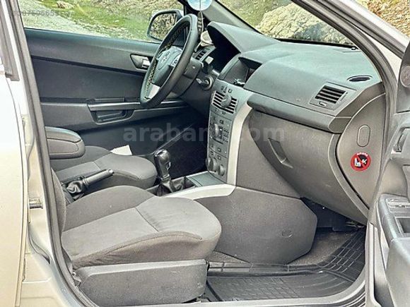 AD AUTO'DAN 2011 MODEL OPEL ASTRA ÖZEL GS PLAKALI