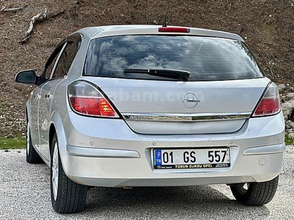 AD AUTO'DAN 2011 MODEL OPEL ASTRA ÖZEL GS PLAKALI