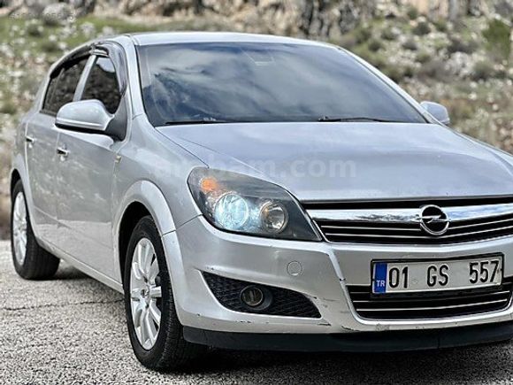 AD AUTO'DAN 2011 MODEL OPEL ASTRA ÖZEL GS PLAKALI