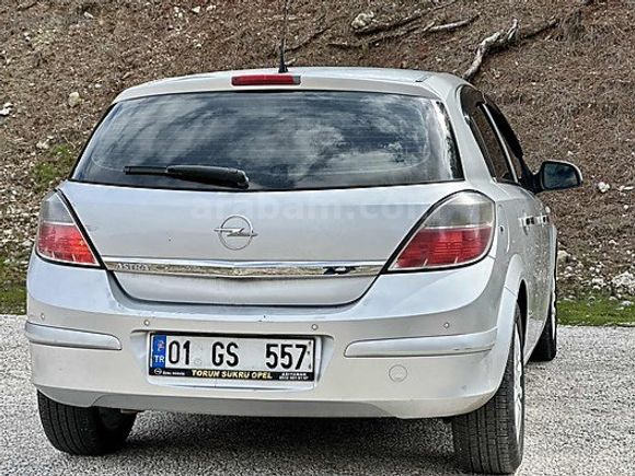 AD AUTO'DAN 2011 MODEL OPEL ASTRA ÖZEL GS PLAKALI