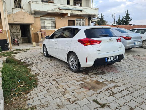 Sahibinden Toyota Auris 1.4 D-4D Advance Skypack