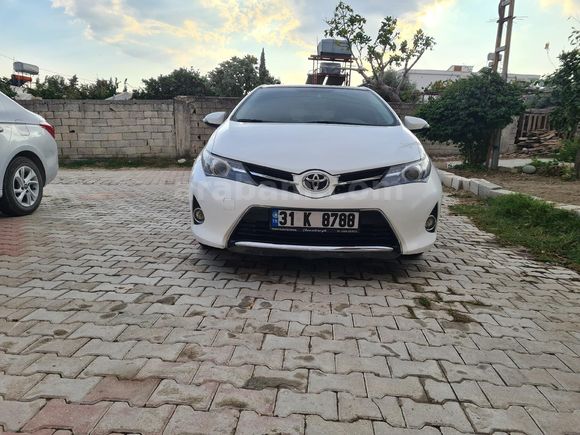 Sahibinden Toyota Auris 1.4 D-4D Advance Skypack