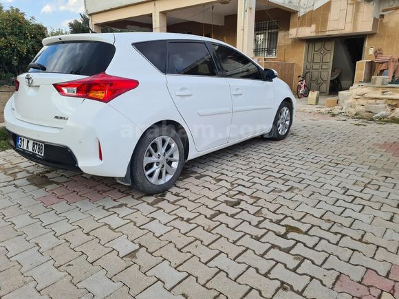 Sahibinden Toyota Auris 1.4 D-4D Advance Skypack