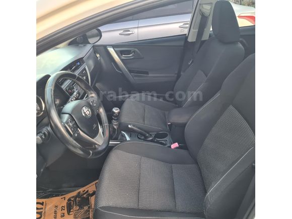 Sahibinden Toyota Auris 1.4 D-4D Advance Skypack