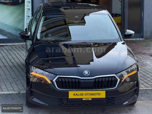 2025 MODEL OCTAVİA 1.5 HATASIZ 13 BİN KM GARANTİLİ