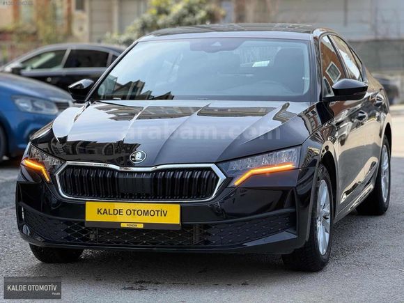 2025 MODEL OCTAVİA 1.5 HATASIZ 13 BİN KM GARANTİLİ
