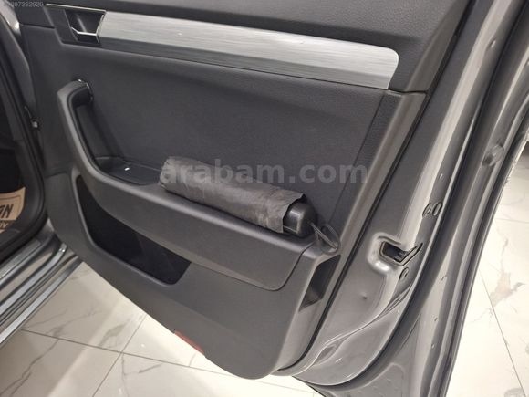 2023 MODEL 48 BİN KM SERVİS BAKIMLI HAYALET CAM TAVAN
