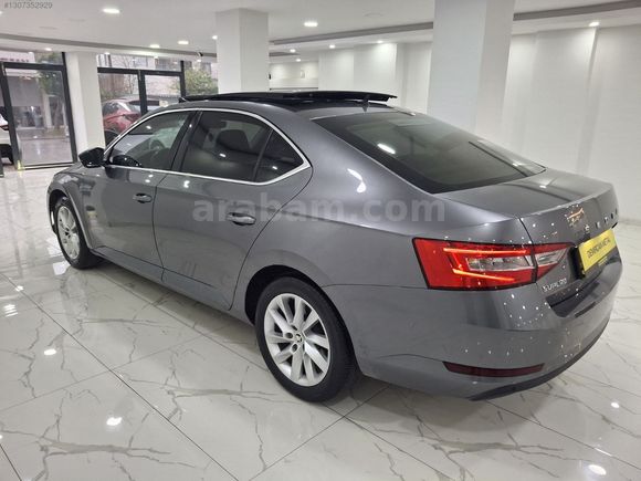 2023 MODEL 48 BİN KM SERVİS BAKIMLI HAYALET CAM TAVAN