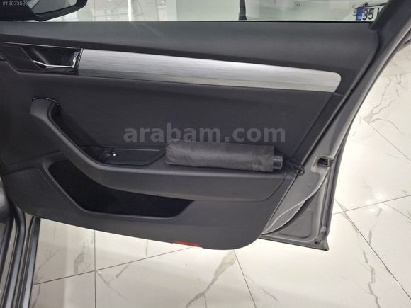 2023 MODEL 48 BİN KM SERVİS BAKIMLI HAYALET CAM TAVAN