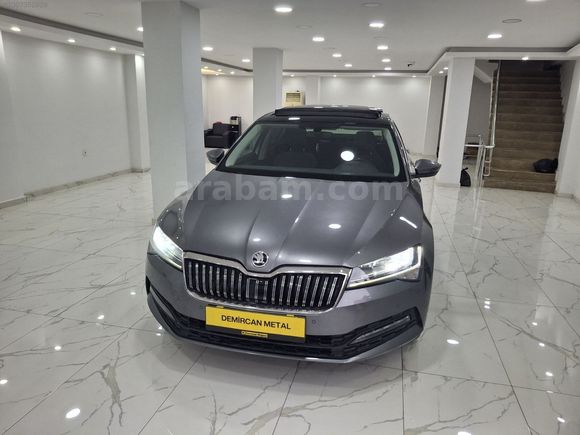 2023 MODEL 48 BİN KM SERVİS BAKIMLI HAYALET CAM TAVAN