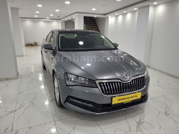 2023 MODEL 48 BİN KM SERVİS BAKIMLI HAYALET CAM TAVAN