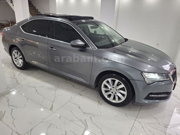 2023 MODEL 48 BİN KM SERVİS BAKIMLI HAYALET CAM TAVAN