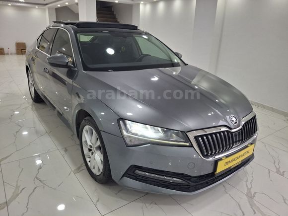 2023 MODEL 48 BİN KM SERVİS BAKIMLI HAYALET CAM TAVAN