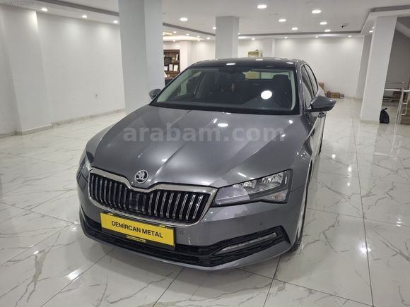 2023 MODEL 48 BİN KM SERVİS BAKIMLI HAYALET CAM TAVAN