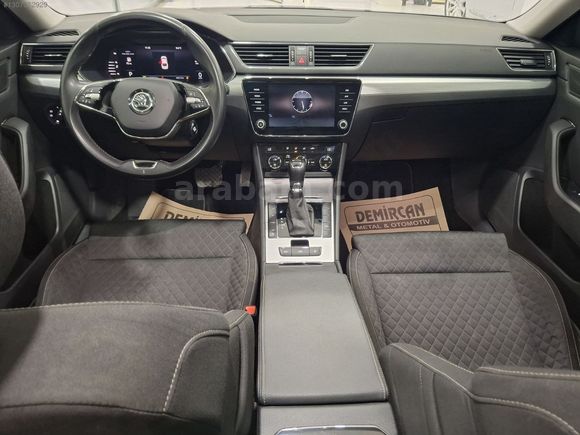 2023 MODEL 48 BİN KM SERVİS BAKIMLI HAYALET CAM TAVAN