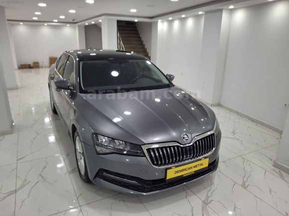 2023 MODEL 48 BİN KM SERVİS BAKIMLI HAYALET CAM TAVAN