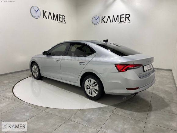 KAMER DEN 2022 SKODA OCTAVİA 1.0 E-TEC ELİTE HYBRİD OTOMATİK